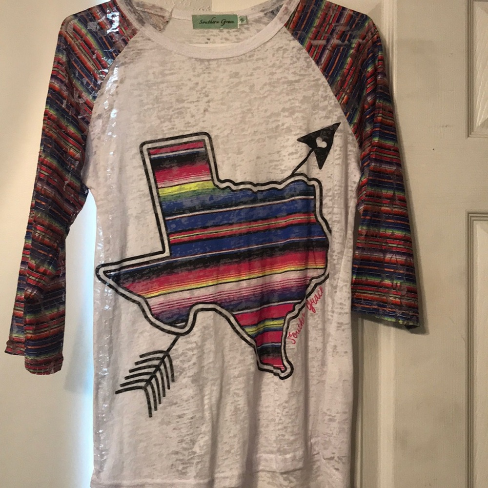 White & multicolor Texas decal shirt